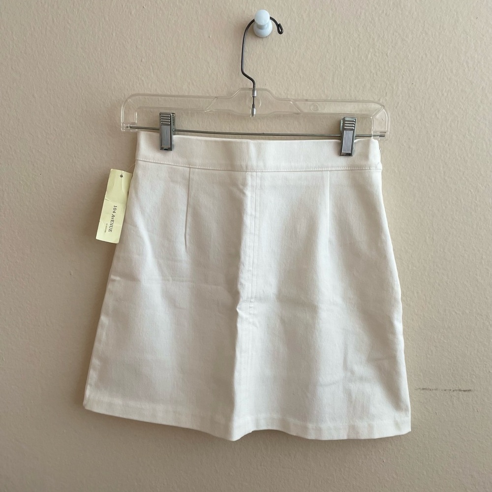 NEW Cute White Cream A-Line Skirt - Size S/M
